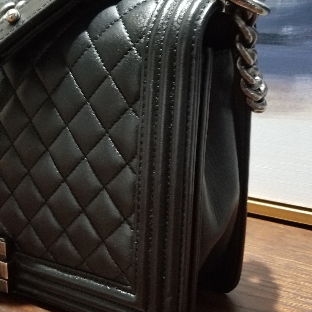 Traded Chanel Boy Bag New Medium Lambskin - Picture 12 of 16